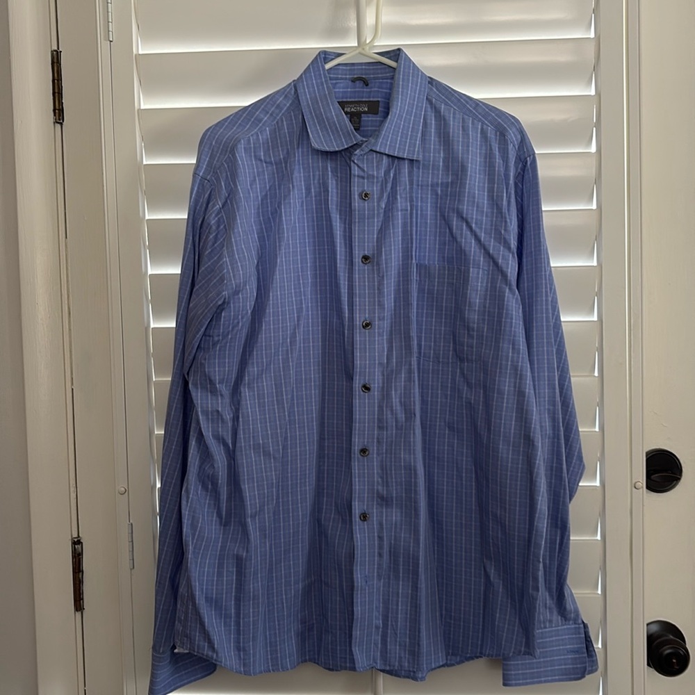 Men’s blue button up shirt